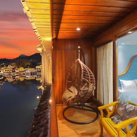 Fenghuang Ancient Town Lazy Cat Riverside Inn Ngoại thất bức ảnh