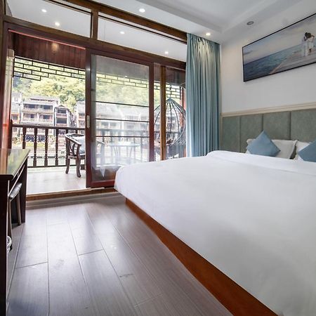 Fenghuang Ancient Town Lazy Cat Riverside Inn Ngoại thất bức ảnh