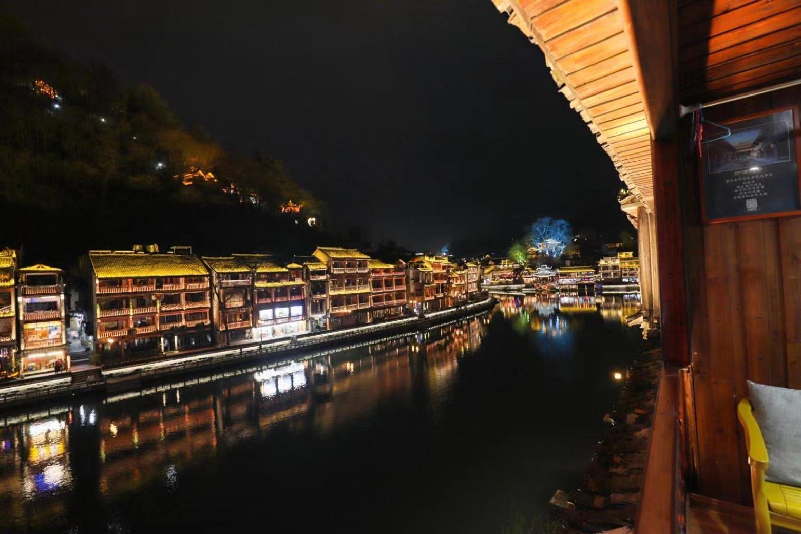 Fenghuang Ancient Town Lazy Cat Riverside Inn Ngoại thất bức ảnh