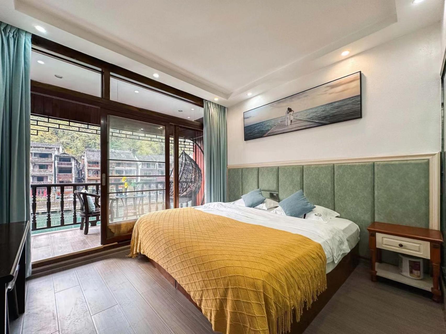 Fenghuang Ancient Town Lazy Cat Riverside Inn Ngoại thất bức ảnh