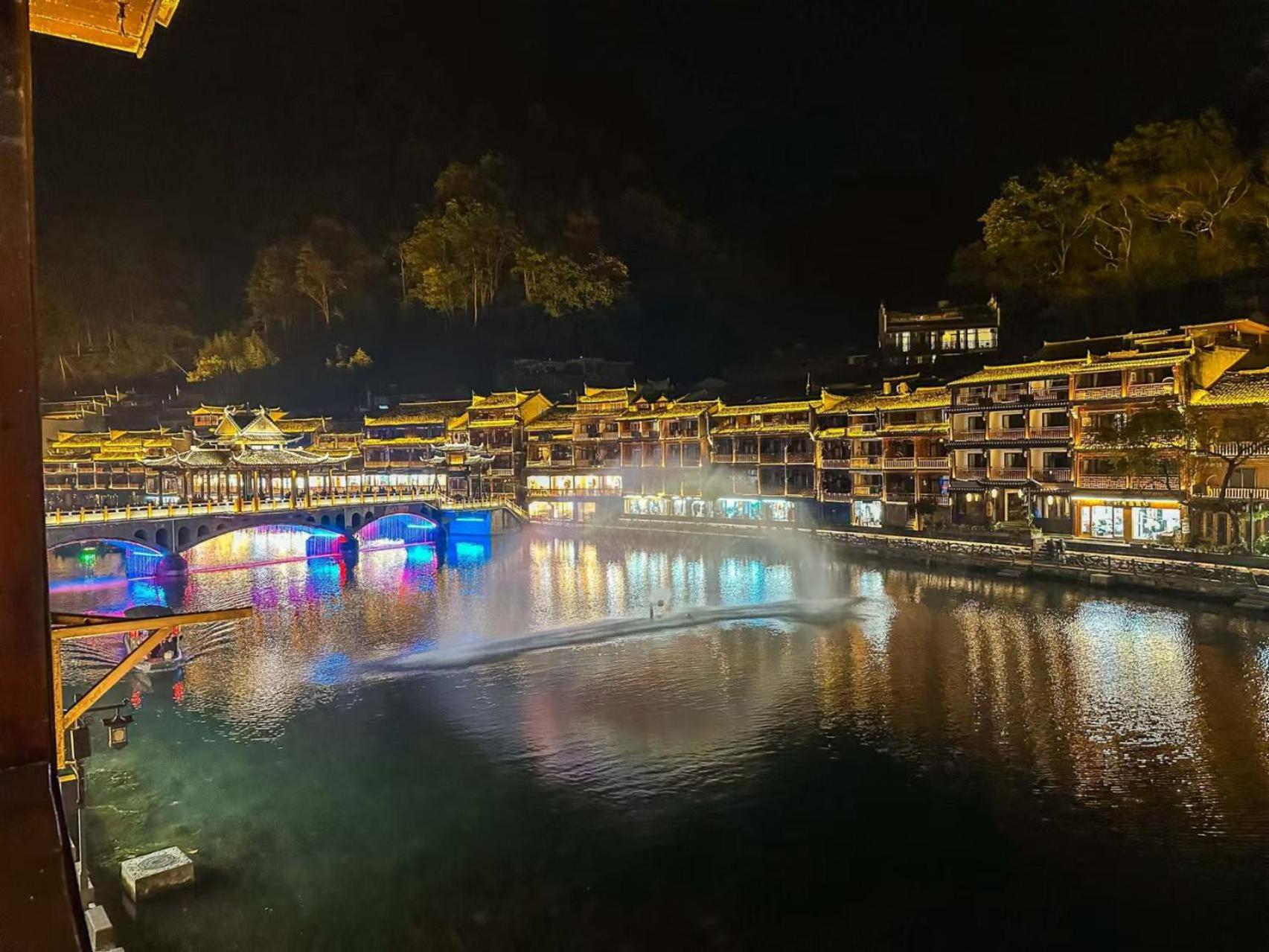Fenghuang Ancient Town Lazy Cat Riverside Inn Ngoại thất bức ảnh