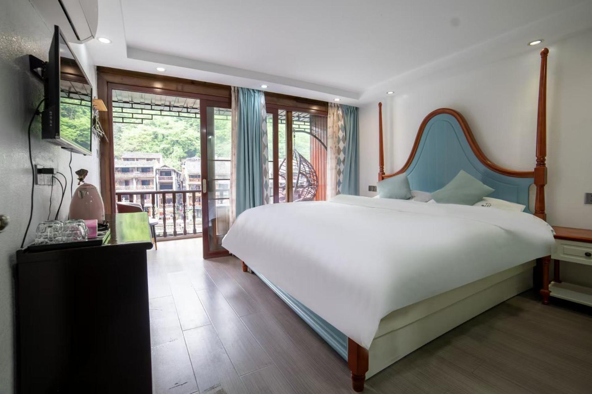 Fenghuang Ancient Town Lazy Cat Riverside Inn Ngoại thất bức ảnh