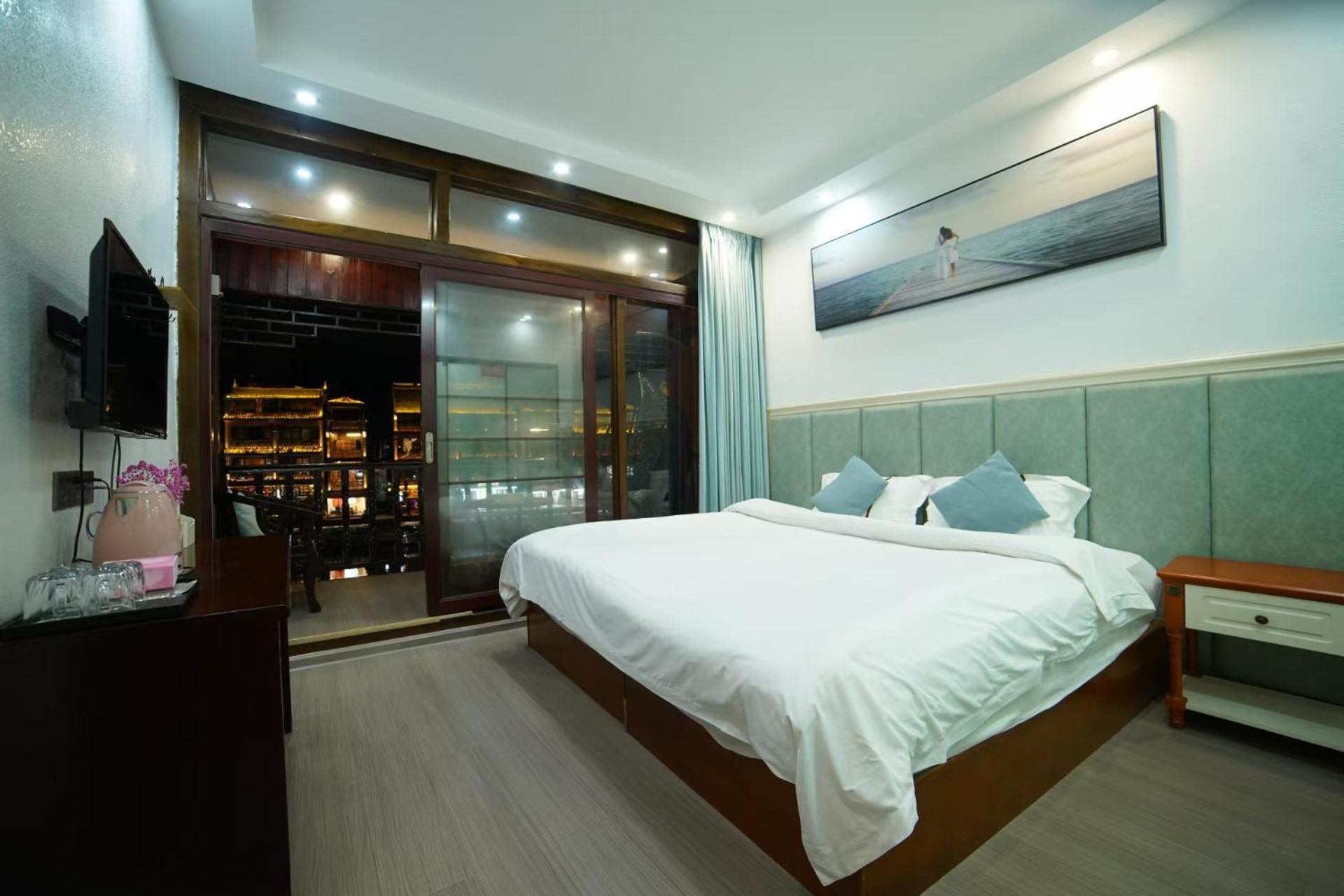Fenghuang Ancient Town Lazy Cat Riverside Inn Ngoại thất bức ảnh