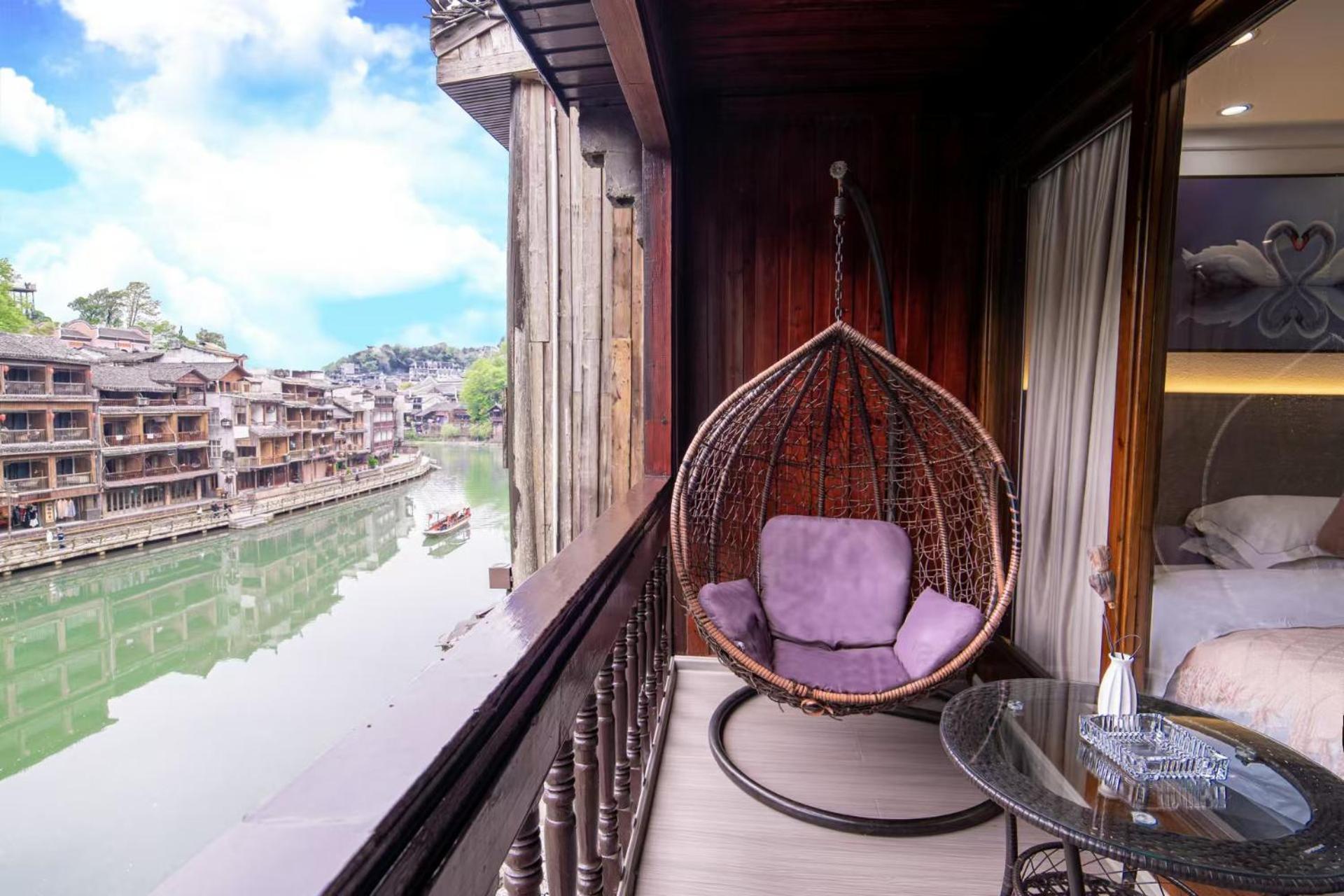 Fenghuang Ancient Town Lazy Cat Riverside Inn Ngoại thất bức ảnh
