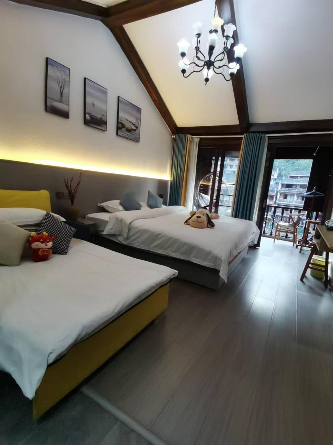 Fenghuang Ancient Town Lazy Cat Riverside Inn Ngoại thất bức ảnh