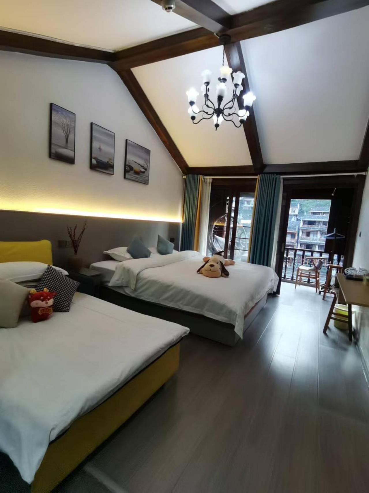 Fenghuang Ancient Town Lazy Cat Riverside Inn Ngoại thất bức ảnh